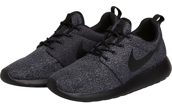 rosh run nike noir